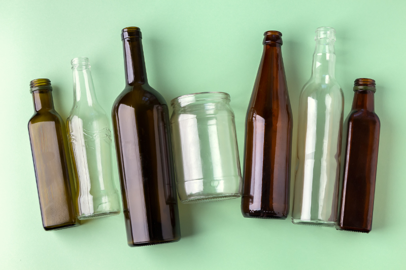 GLASS BOTTLES - Is Glass Or Plastic Better For Bottles?