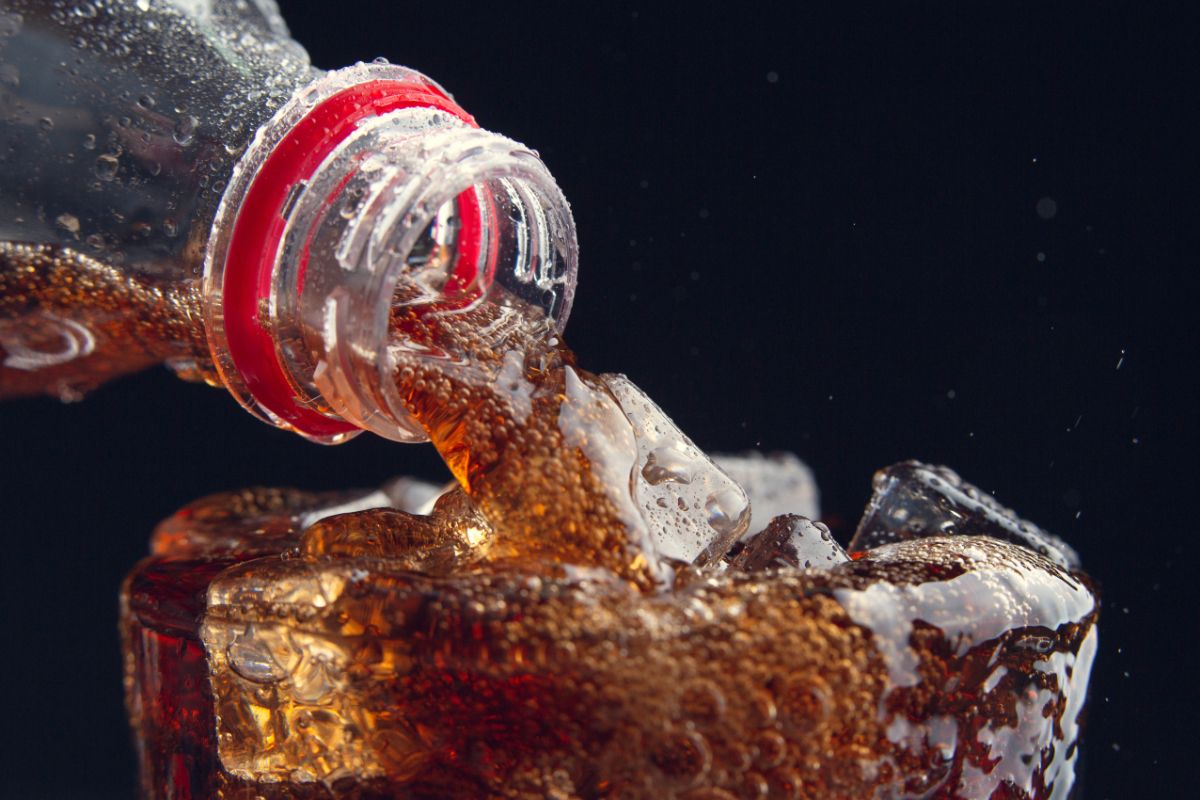 WHY DID COCA COLA STOP GLASS BOTTLES
